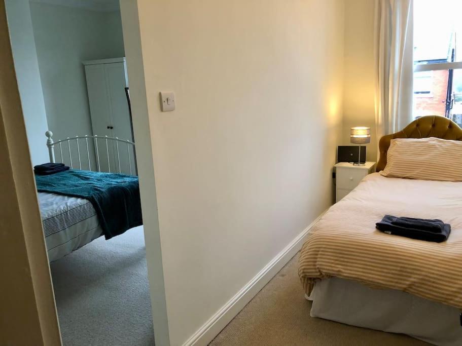 Spacious Victorian Townhouse With Cathedral Views Lincoln Exterior foto